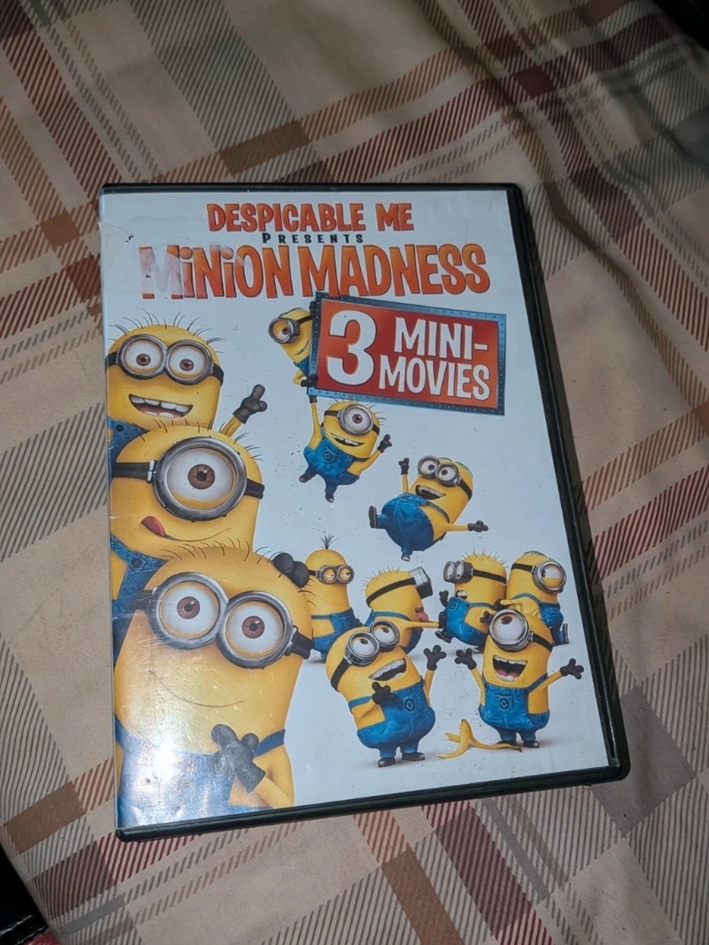 Universal Despicable Me: Minion Madness 3 Mini-Movies DVD - Yellow & Blue